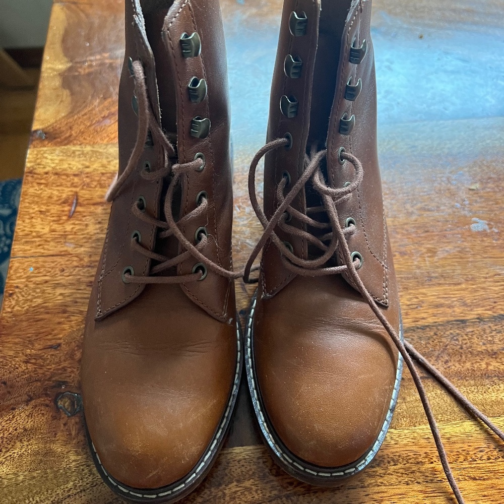 Madewell  Leather boot size 5
